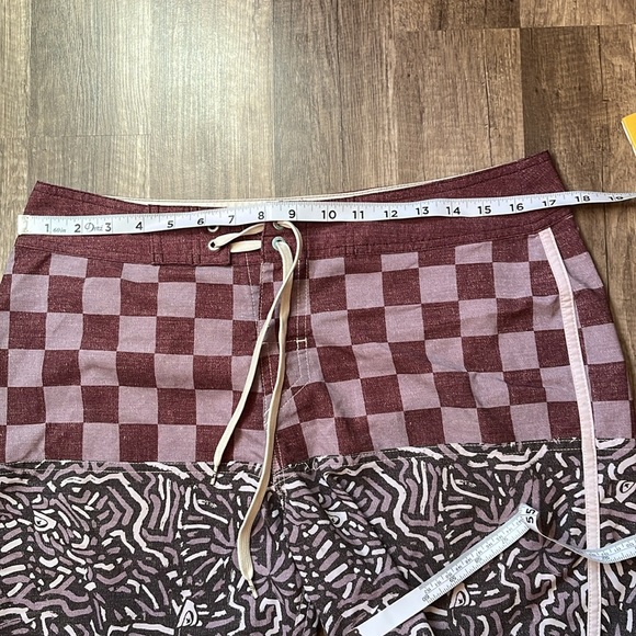 Quiksilver Dry Flight Boardshorts Swim Trunks - Picture 6 of 7